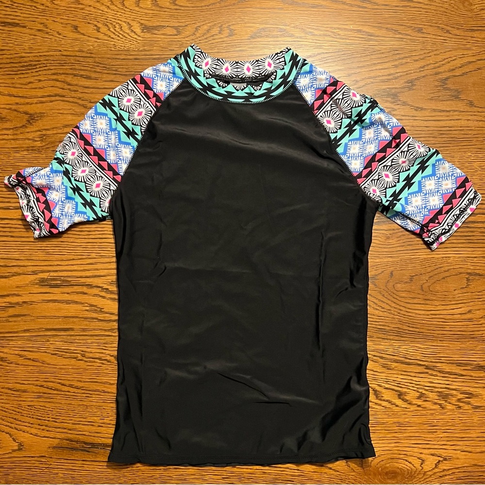 Old Navy Black and Multicolor Short Sleeve Rashguard Top
